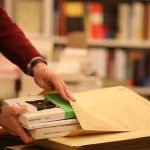 Más Madrid propone un bono de 150 euros para fomentar la lectura entre jóvenes y salvar librerías de barrio y proximidad
