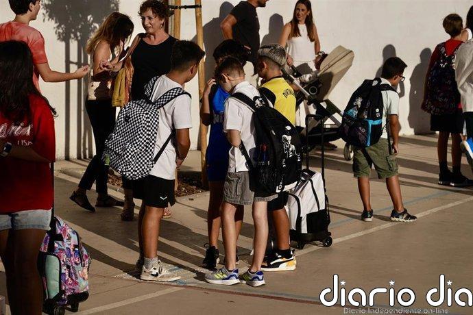 Menores respiran aire "nocivo" en el 96% de los 412 entornos escolares analizados por Ecologistas en España