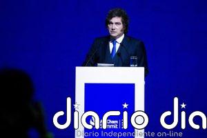 Milei declara que le "repugna" la inflación de marzo pero rechaza cambiar su modelo