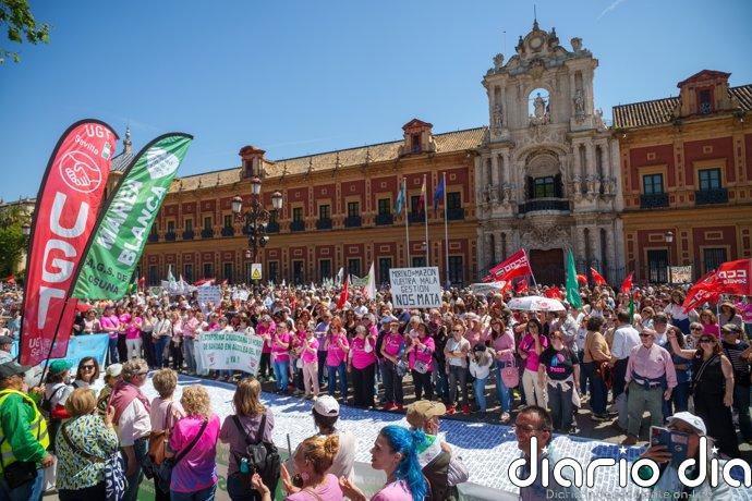 Miles de andaluces se manifiestan este domingo junto a Mareas Blancas en protesta por el "negocio de la sanidad"