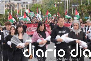 Miles de personas se manifiestan en San Sebastián contra las guerras y el genocidio en Palestina