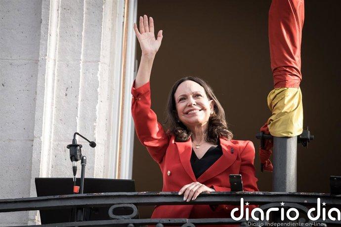 Miles de venezolanos reciben a María Corina Machado en la Puerta del Sol al grito de "¡Libertad!" y "¡Elecciones!"