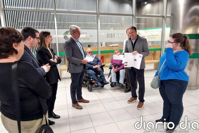 Millán informa a los vecinos sobre un proyecto turístico y de glamping en terrenos del barrio de Valdeastillas
