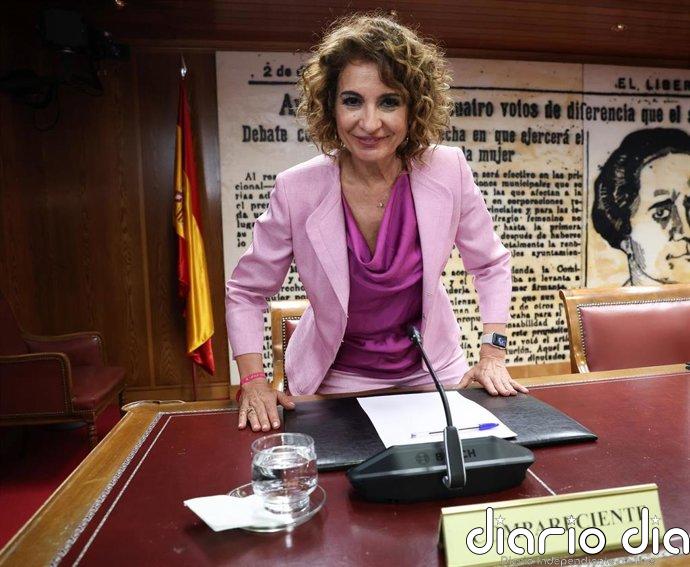 Montero defiende la "legalidad" de los préstamos a Air Europa y Plus Ultra "avalados" por la Justicia