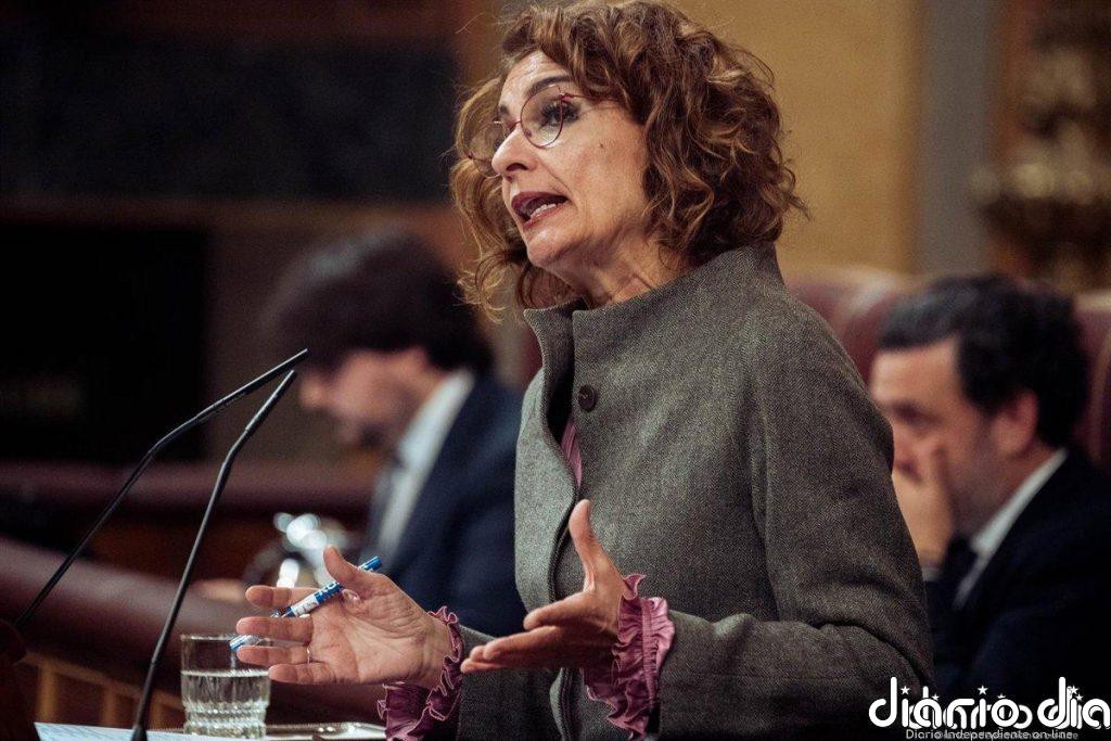 Montero defiende sus mensajes de apoyo a Ábalos porque eran "entre compañeros" de partido y están "sacados de contexto"