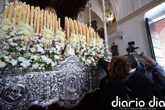 Montero visita a las cofradías que procesionan en la provincia gaditana para cerrar el Viernes Santo