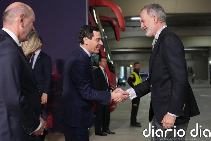Moreno recibe al Rey Felipe en La Cartuja y celebra que Andalucía sea protagonista de un evento de "máximo nivel"