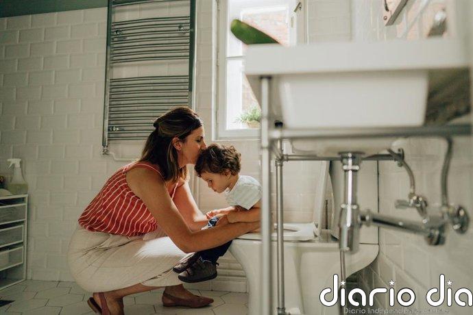 Ni más fibra ni más agua: el error común al tratar el estreñimiento infantil