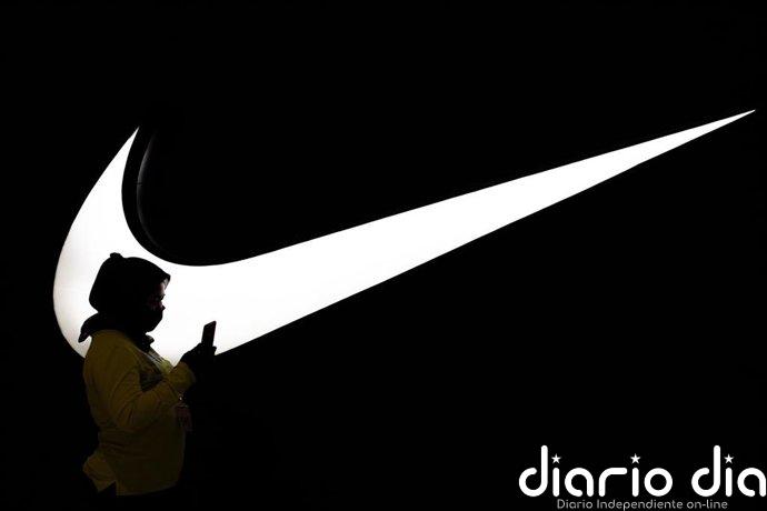 Nike ganó un 35% menos en su tercer trimestre fiscal