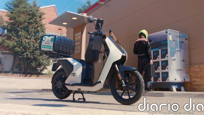 Nuuk Mobility incorpora un sistema de intercambio de baterías para la autonomía ilimitada de sus motos de reparto