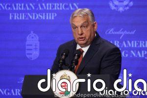 Orbán asegura que el domingo beberá "mucho champán" y apela a la mayoría silenciosa ante el auge de Magyar