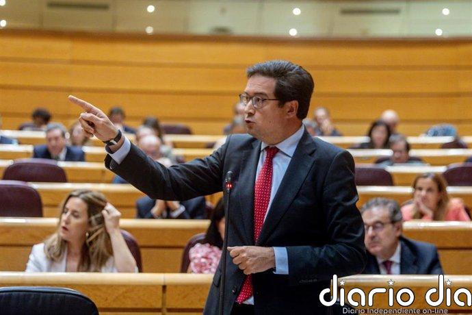 Óscar López acusa al PP de "volver a la caverna" por "morder la manzana" de Vox, un "partido fascista y franquista"