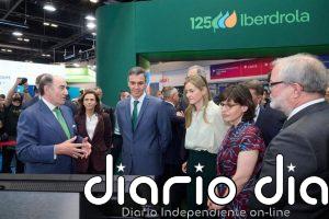Pedro Sánchez y Sara Aagesen visitan el stand de Iberdrola en WindEurope 2026