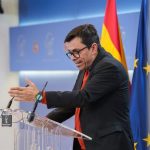 Pisarello (Comuns) denuncia "insuficiente planificación y dotación de recursos" ante la regularización de migrantes