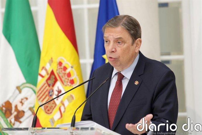 Planas avisa al nuevo Gobierno extremeño (PP-Vox) de que las normas europeas agrarias y ambientales son "innegociables"