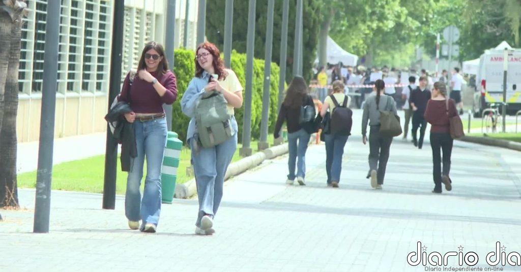 Poco más de la mitad de los universitarios van a clase todos los días