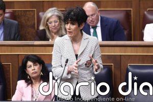 PP reprocha al Gobierno que no diga el número de migrantes a regularizar y Saiz le afea que se ponga "del lado de Vox"