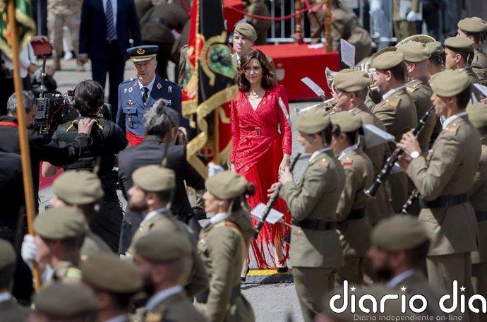 PP reprocha la ausencia del Ejército el Dos de Mayo y PSOE apunta que no es una "fiesta" para que Ayuso "pasee palmito"