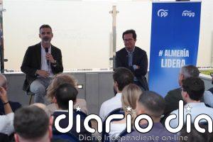 PP valora los "avances" de la agricultura en Almería en un encuentro con jóvenes:"Es el espejo donde todo el mundo mira"