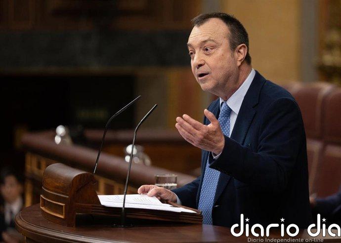 PP y Vox censuran la quema de libros en el franquismo y afean al PSOE que obvie la de conventos y bibliotecas religiosas