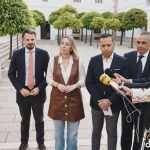 PP y Vox cierran un acuerdo de gobierno en Extremadura, con Vicepresidencia y dos consejerías para los de Abascal