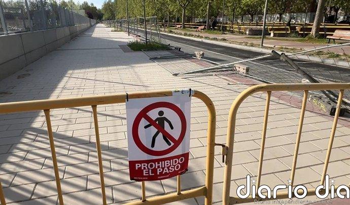 PSOE de Valladolid asegura que las vallas de una obra que "concluyó hace meses" bloquean una parte del paseo del Cauce