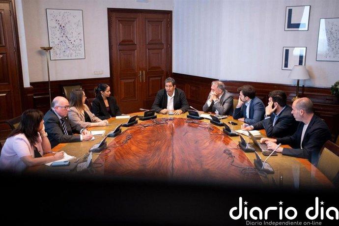 PSOE no asiste a reunión con saharauis y Sumar dice que con el PP son mayoría para desbloquear la ley de la nacionalidad