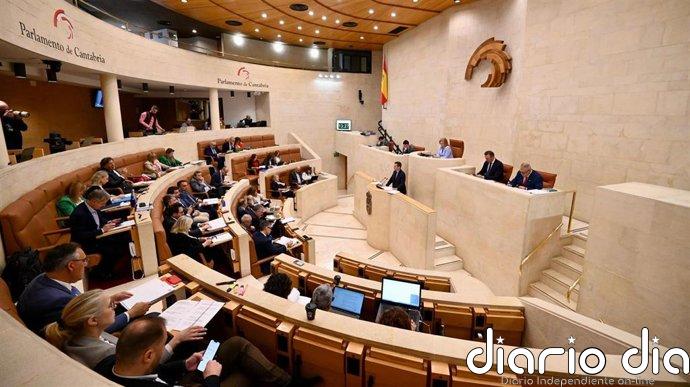 PSOE y Vox critican el "rodillo" de PP y PRC para rechazar sus enmiendas a los presupuestos de 2026