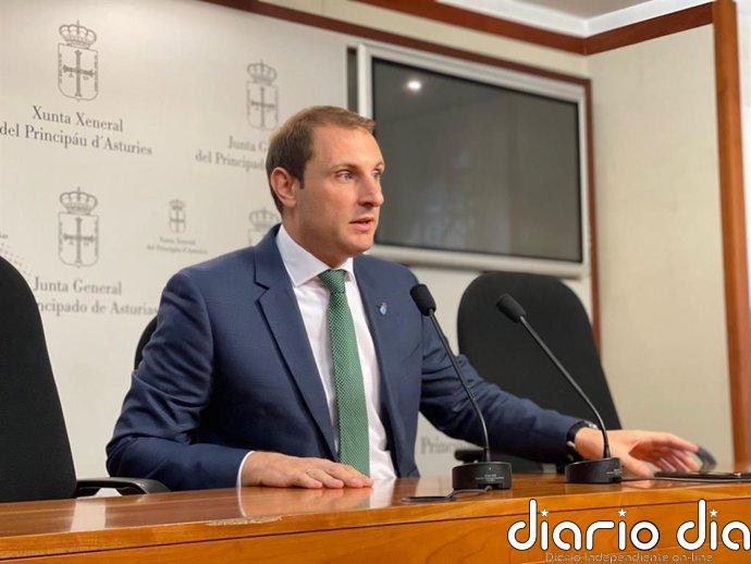 Pumares (Foro) critica el "uso partidista de las instituciones" por parte de Adriana Lastra