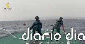 Rescatado un deportista en apuros que practicaba wing foil frente a la costa de Cabo de Gata