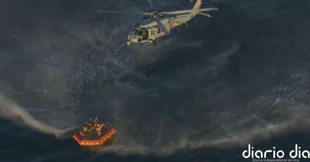 Rescatados en helicóptero los astronautas de Artemis II tras amerizar en el Pacífico