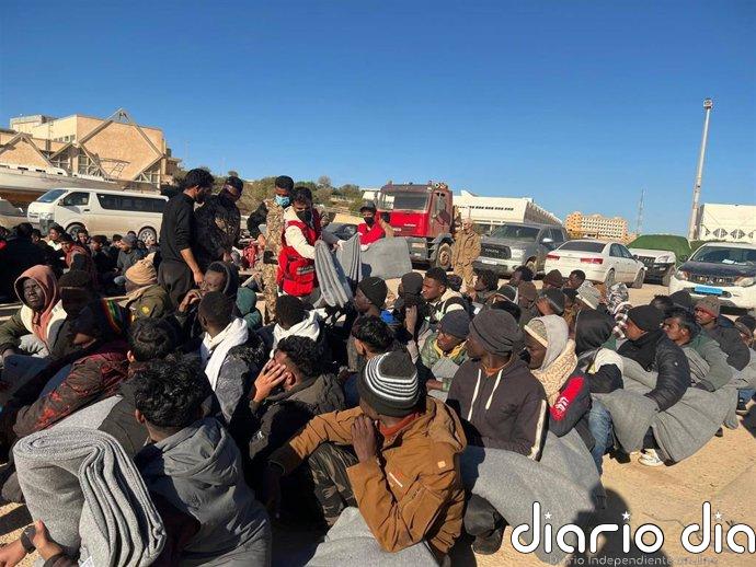 Rescatados más de 400 migrantes a bordo de diez embarcaciones frente a las costas de Libia