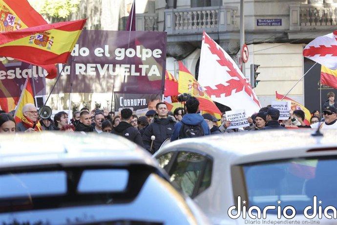 Revuelta defiende su inocencia tras el archivo de la denuncia por desviar fondos y acusa a Vox de un "ataque directo"