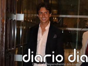 Roca Rey firma una gran tarde en Sevilla y alimenta, con sonrisas, su historia de amor con Tana Rivera