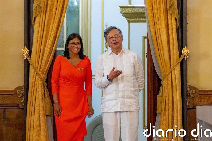 Rodríguez y Petro defienden en Caracas la "profunda necesidad de unión e integración" entre Venezuela y Colombia