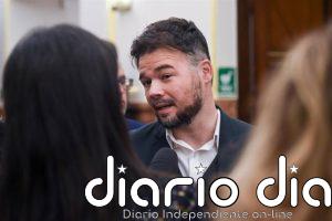 Rufián dice que el PSOE se equivoca al bromear con al PNV "copiando" a las juventudes del PP: "Es mal negocio"