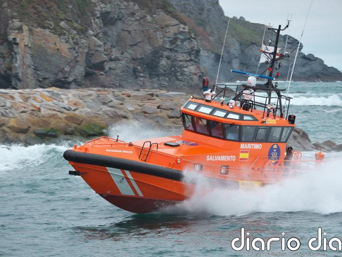Salvamento Marítimo rescata una patera con 27 personas de origen subsahariano a bordo al sur de Cabrera