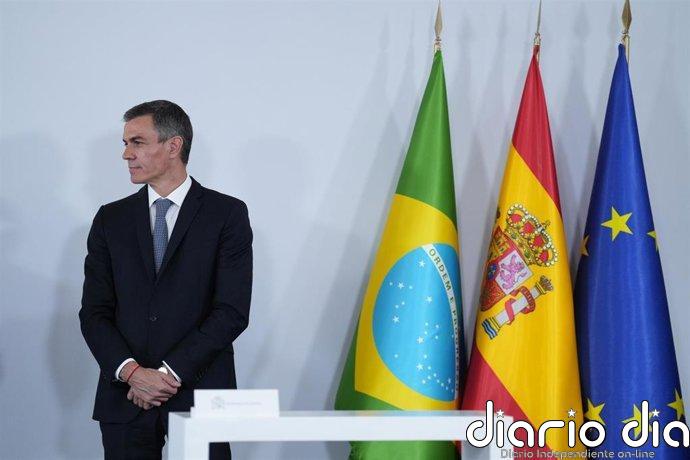 Sánchez carga contra el pacto PP Vox porque "traiciona" a Extremadura como tierra de migrantes y frena su desarrollo