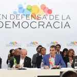 Sánchez llama a defender la democracia ante las guerras y la desigualdad: "No basta con resistir, tenemos que proponer"