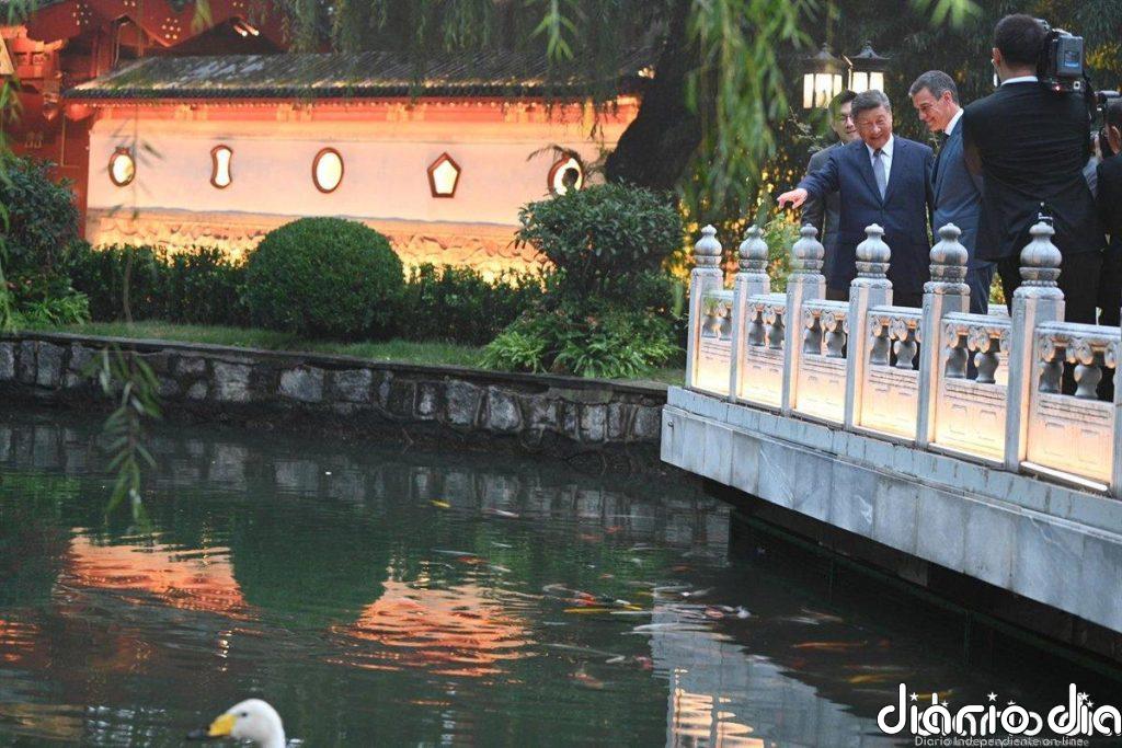 Sánchez ya está en Pekín para iniciar un viaje oficial en el que se reunirá con Xi