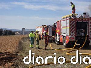 Se reactiva el incendio en la nave de residuos de La Bañeza (León) con indicios de intencionalidad