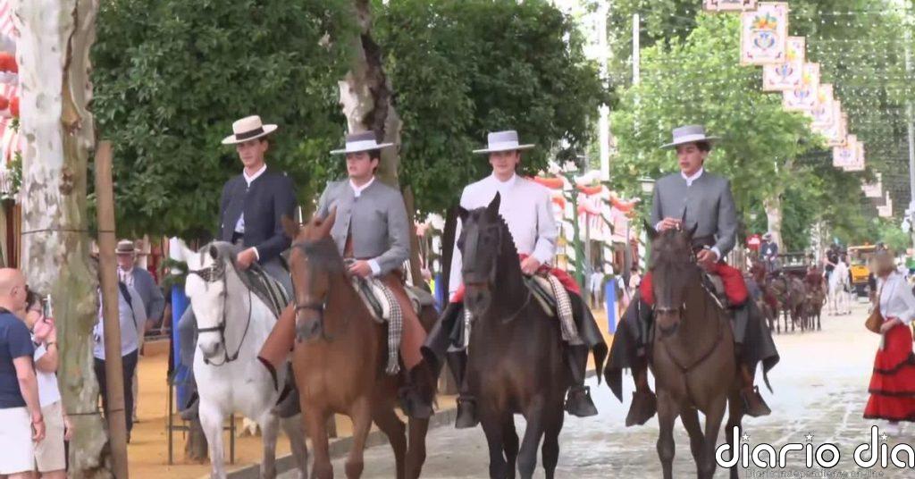 Sevilla "arde" en el arranque de Feria con los termómetros rozando los 36 grados en el Real