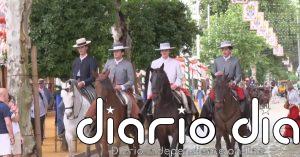 Sevilla "arde" en el arranque de Feria con los termómetros rozando los 36 grados en el Real