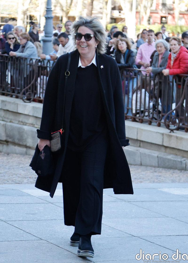 Simoneta Gómez-Acebo no falta a su cita con la procesión del Cristo de los Alabarderos