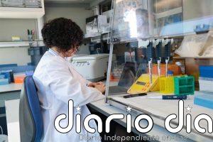 Sociedades científicas dicen que la burocracía "lastra" a los investigadores que destinan el 40% de su tiempo a papeleo