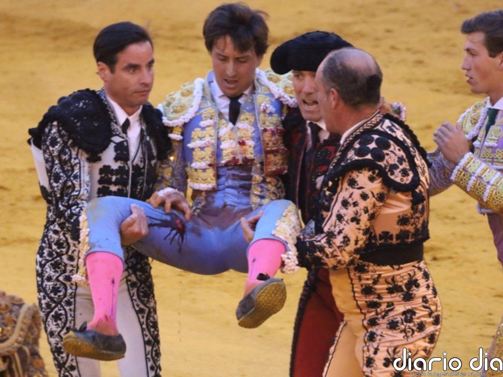 Tana Rivera vive su primer susto como pareja de Roca Rey, su grave cogida en La Maestranza