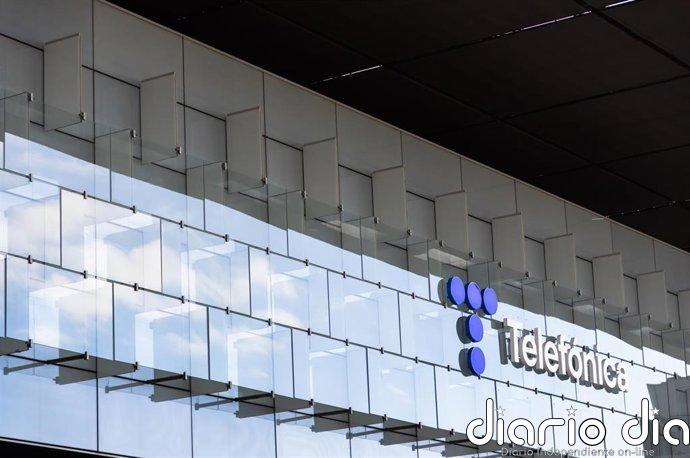 Telefónica lanza su servicio comercial pionero de drones pilotados en remoto en 'T_Space' (Madrid)