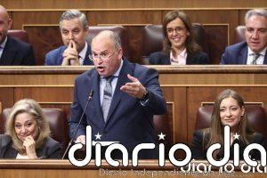 Tellado acusa a Díaz de tolerar un "Gobierno de chorizos" y se mofa de su trayectoria: Pase al PSOE y "haga su magia"