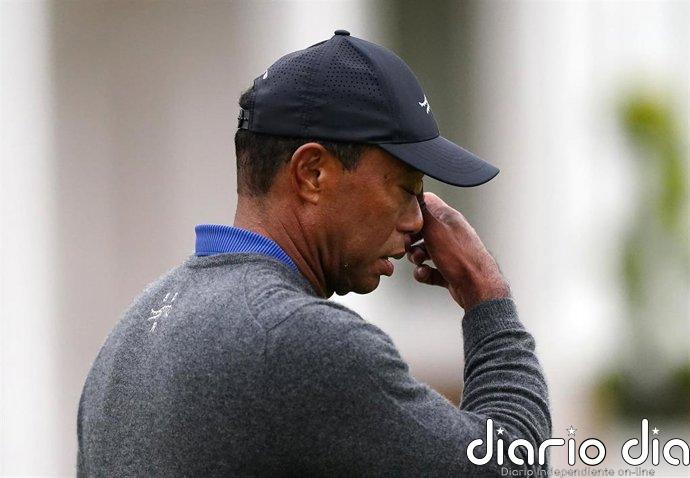 Tiger Woods declara a la policía que estaba mirando su teléfono antes de sufrir el accidente de tráfico