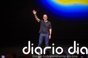 Tim Cook deja de ser CEO: así han sido sus años liderando Apple tras consolidar la era moderna del fabricante de iPhone